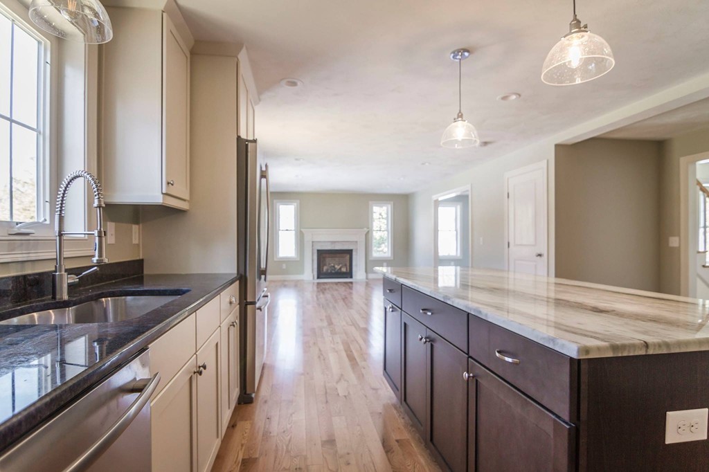 235 Fisher Road Holden, MA 01520 - Photo 3 of 30 Gallery Image 3