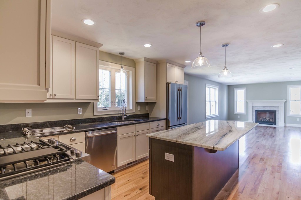 235 Fisher Road Holden, MA 01520 - Photo 4 of 30 Gallery Image 4