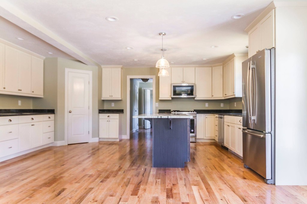 235 Fisher Road Holden, MA 01520 - Photo 5 of 30 Gallery Image 5
