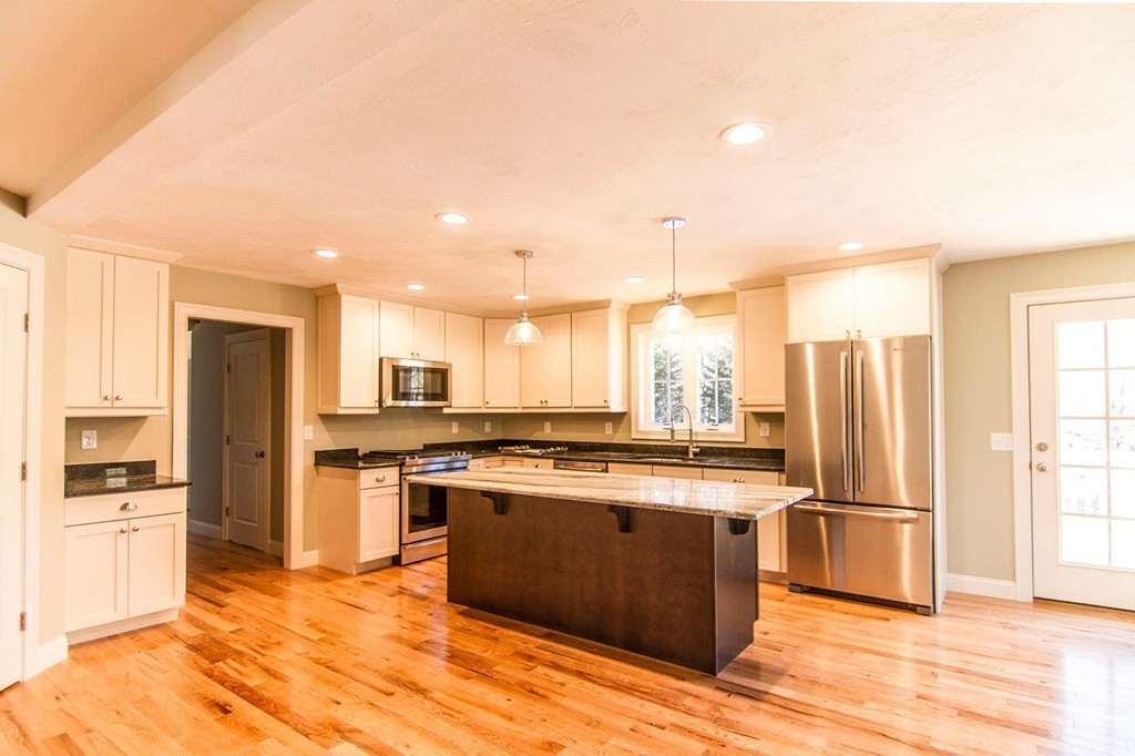 235 Fisher Road Holden, MA 01520 - Photo 6 of 30 Gallery Image 6