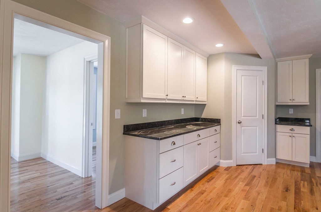 235 Fisher Road Holden, MA 01520 - Photo 8 of 30 Gallery Image 8