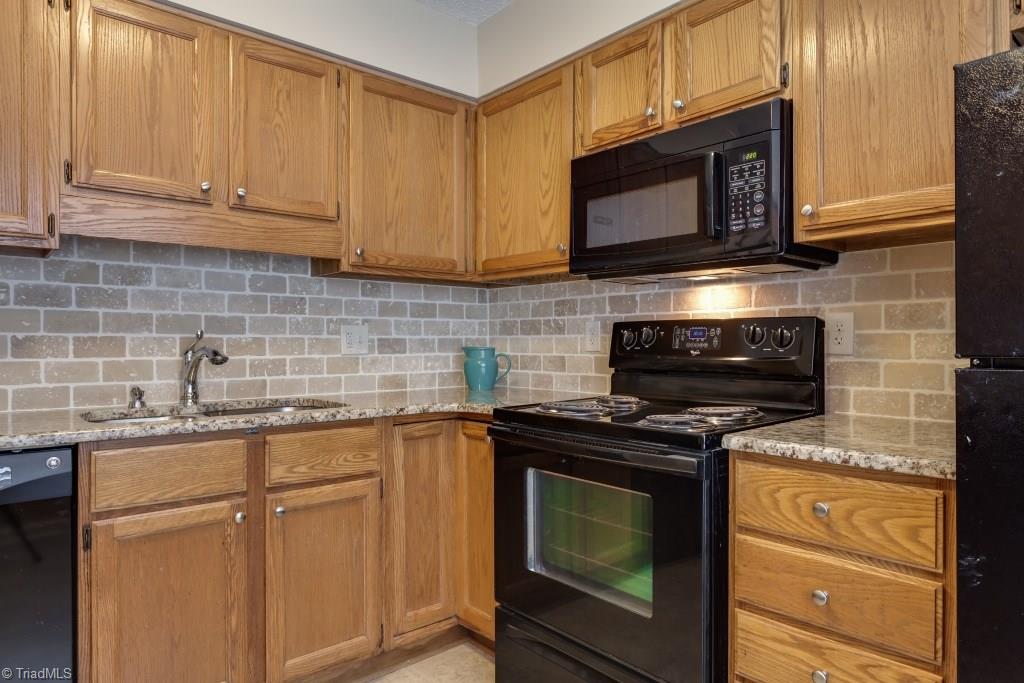 4843 Tower Road, Unit B Greensboro, NC 27410 - Photo 5 of 22 Kitchen