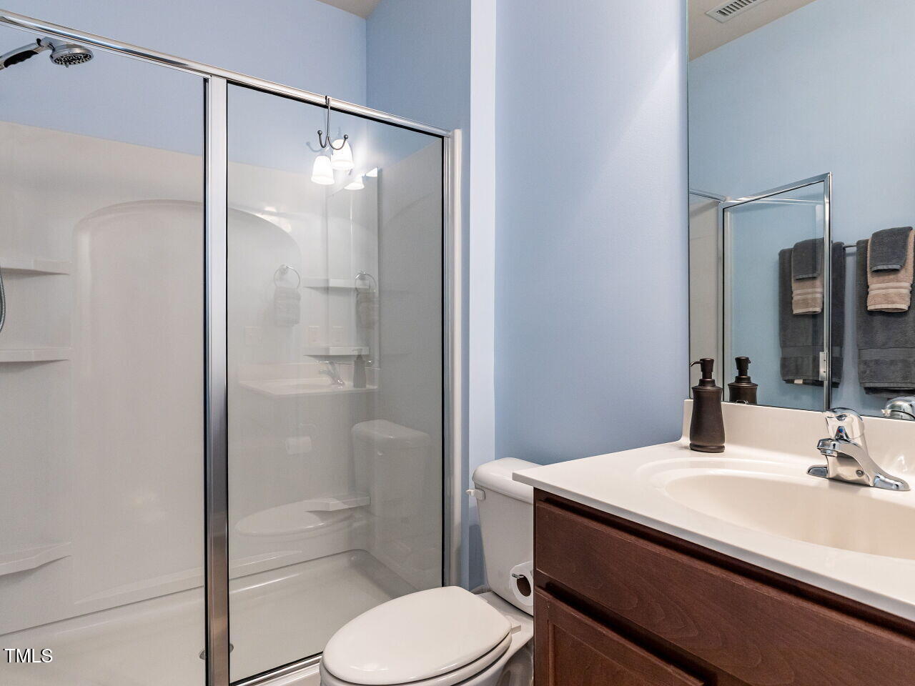 112 Victorian Oaks Drive Durham, NC 27713 - Photo 14 of 32 a bathroom with a sink toilet and shower