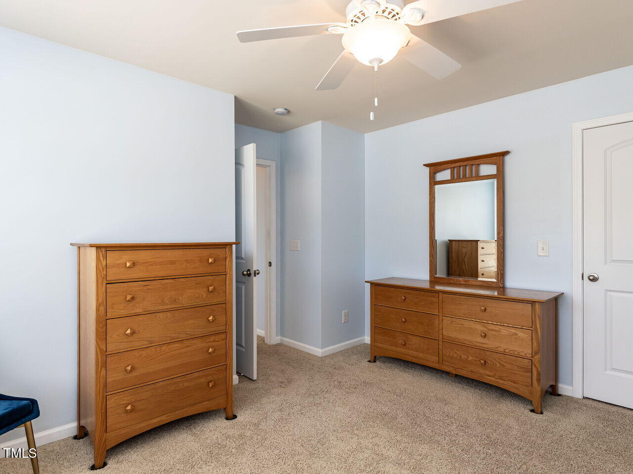112 Victorian Oaks Drive Durham, NC 27713 - Photo 20 of 32 a view of room with cabinet and cabinet
