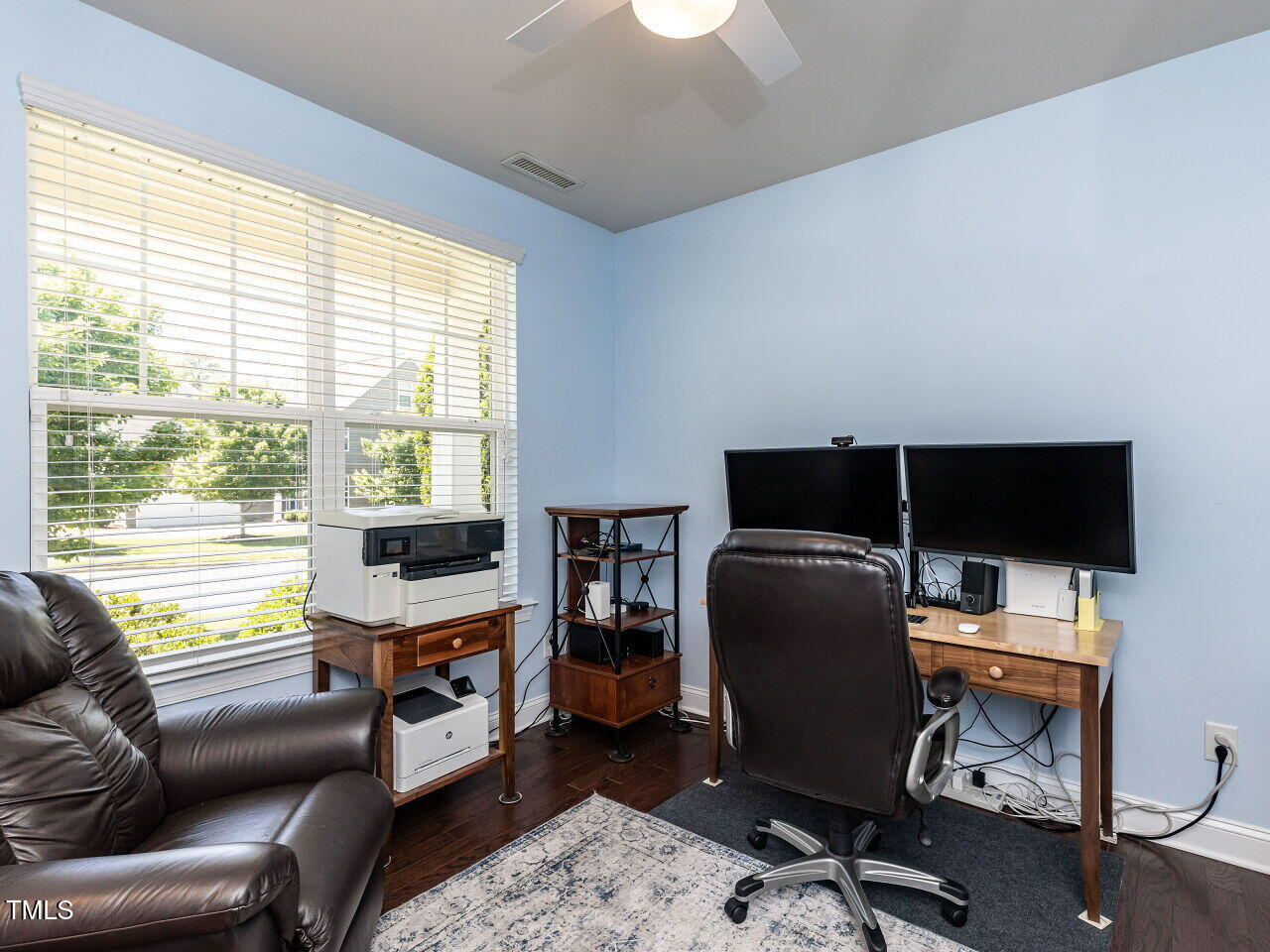 112 Victorian Oaks Drive Durham, NC 27713 - Photo 5 of 32 a livingroom with workspace and a window