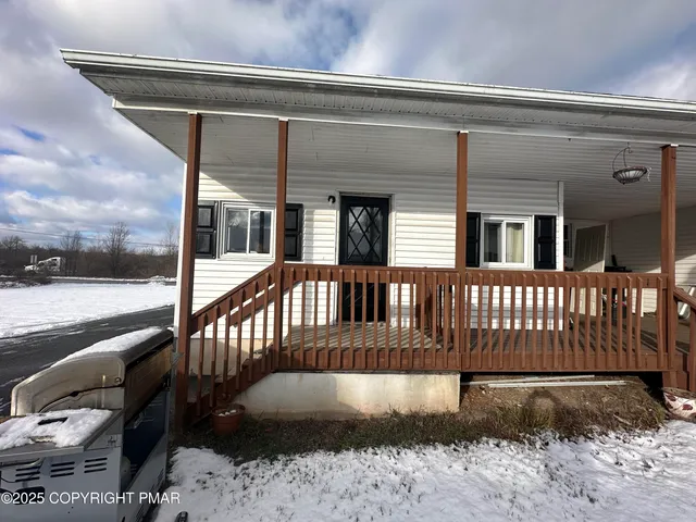 $1,750 | 124 Greenview Drive, Unit 2, Brodheadsville, PA 18322