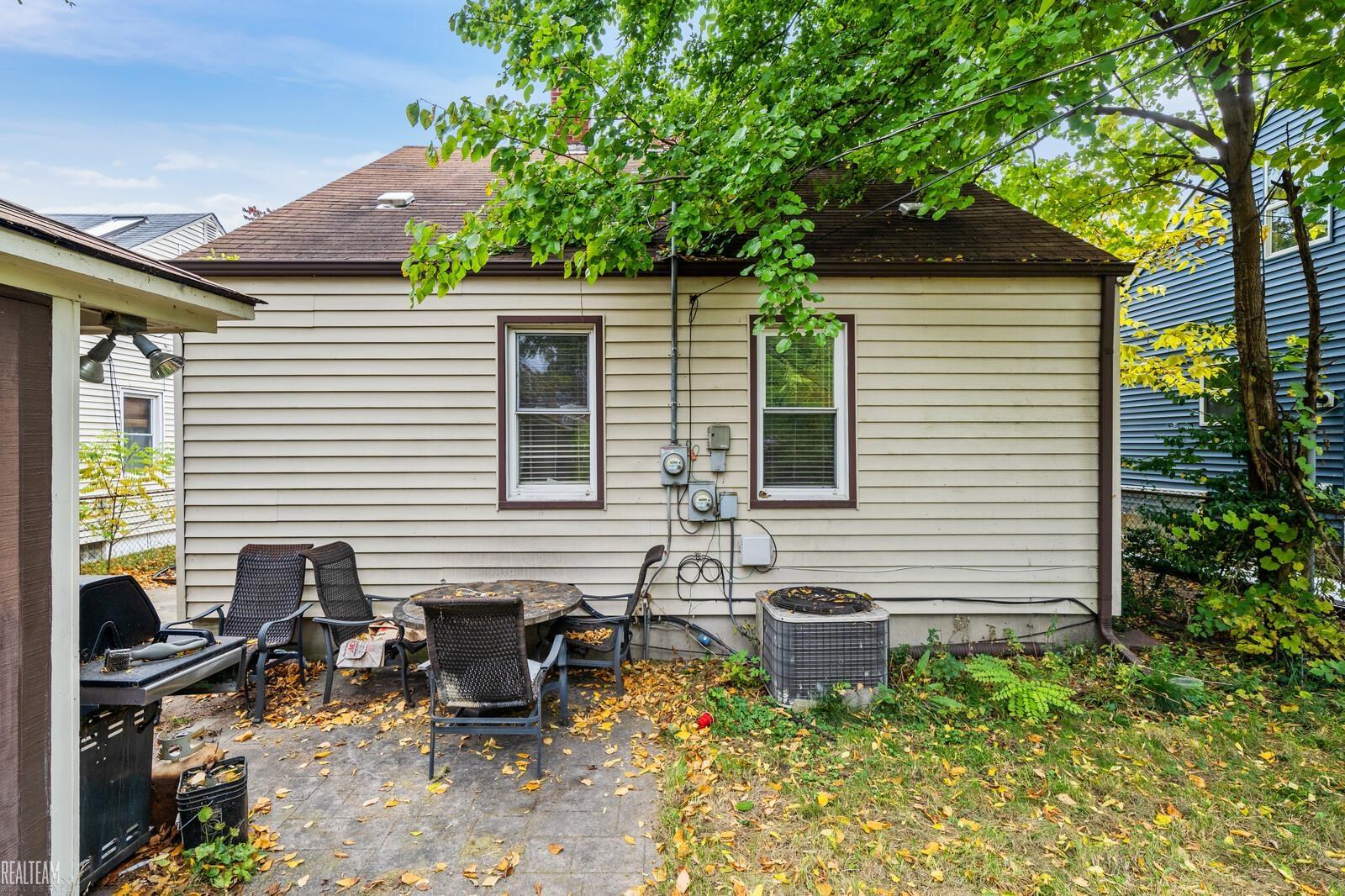 2717 South Rochester Road Royal Oak, MI 48073 - Photo 26 of 34 50126305-25.JPG