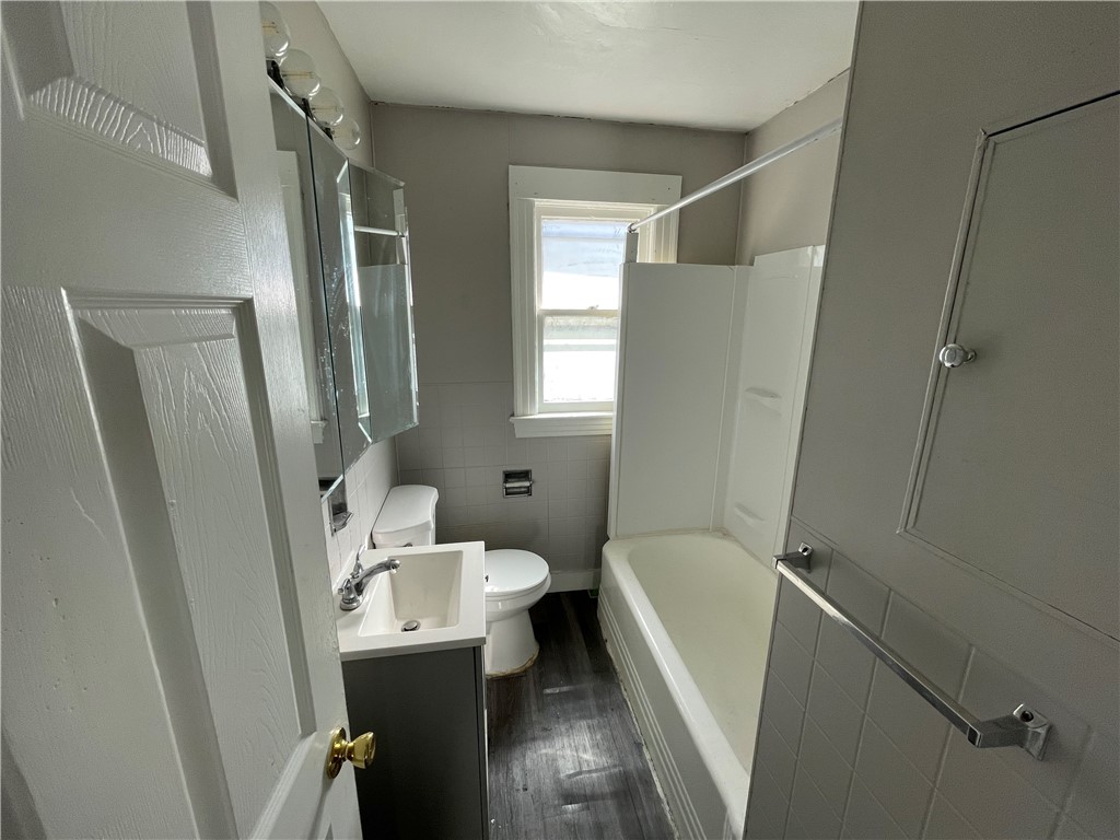 93 Roslyn Street Rochester, NY 14619 - Photo 18 of 25 Gallery Image 18