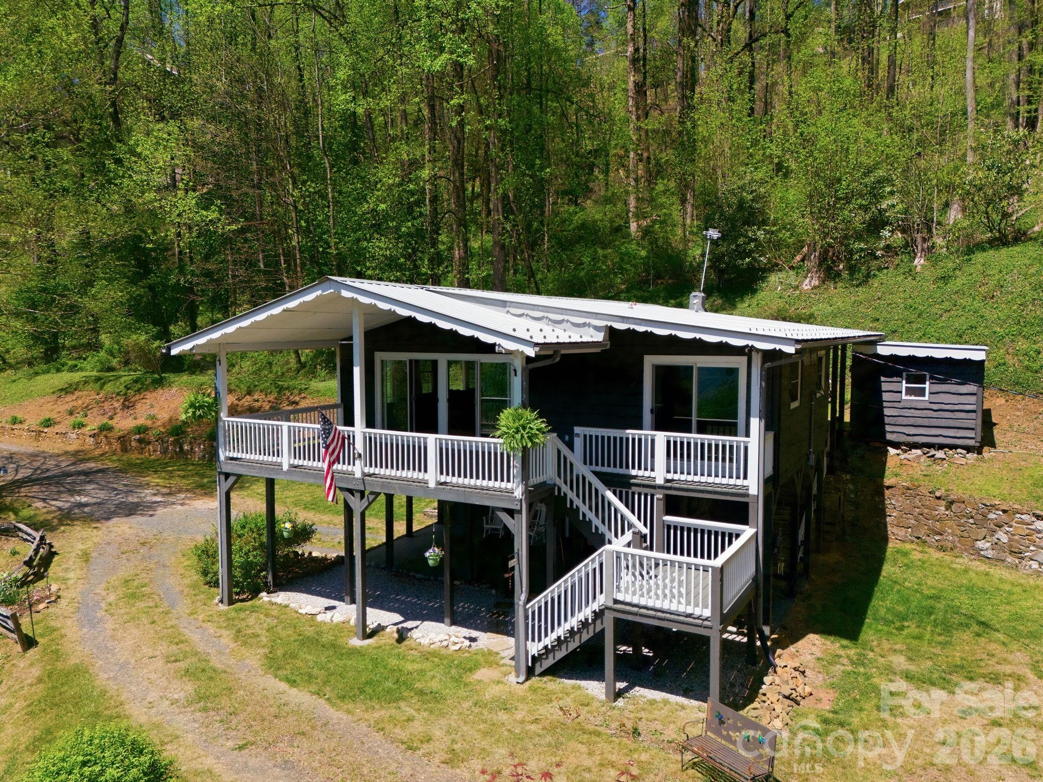 199 Alpine Drive Marion, NC 28752 - Photo 3 of 44