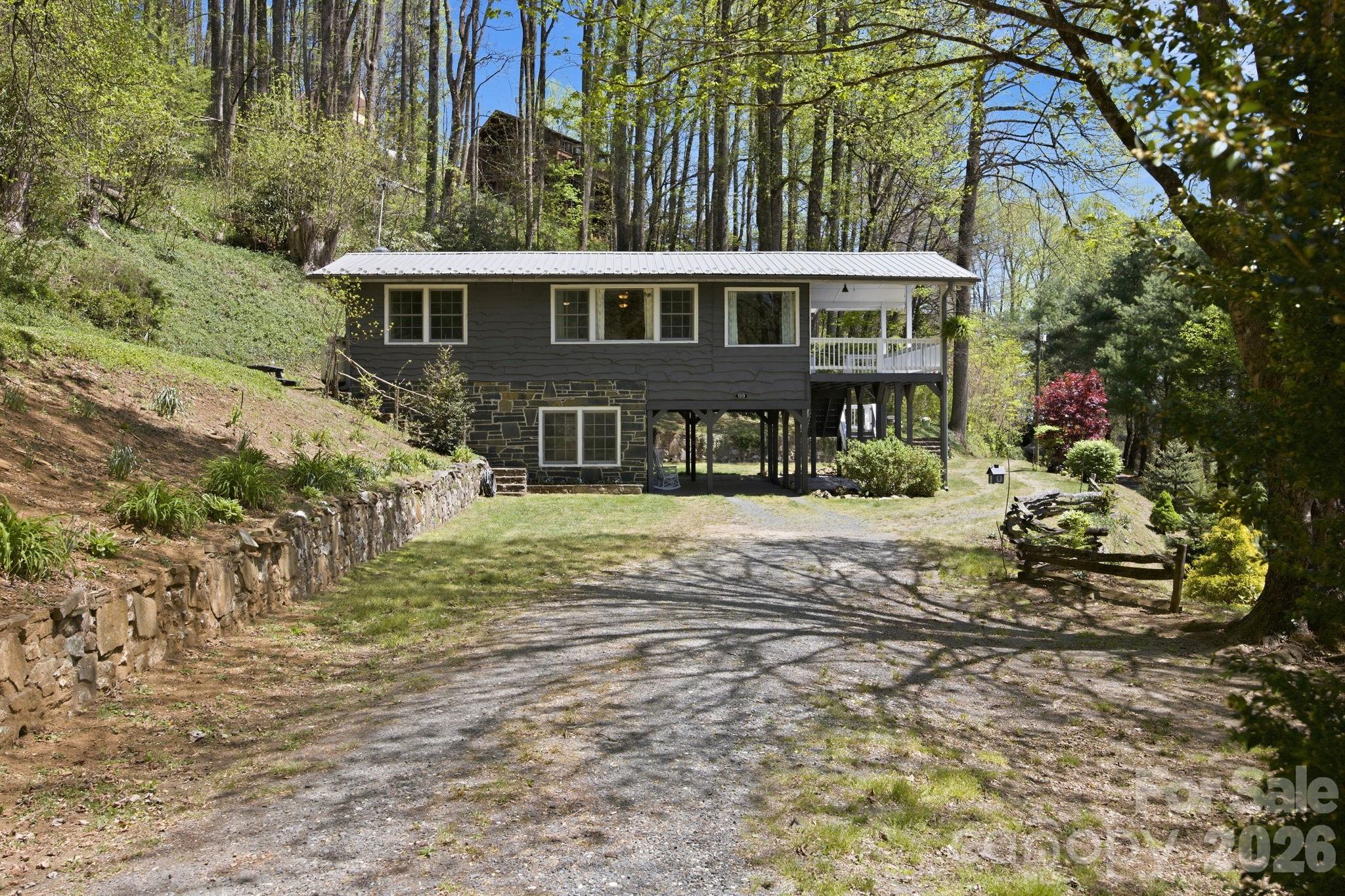 199 Alpine Drive Marion, NC 28752 - Photo 4 of 44