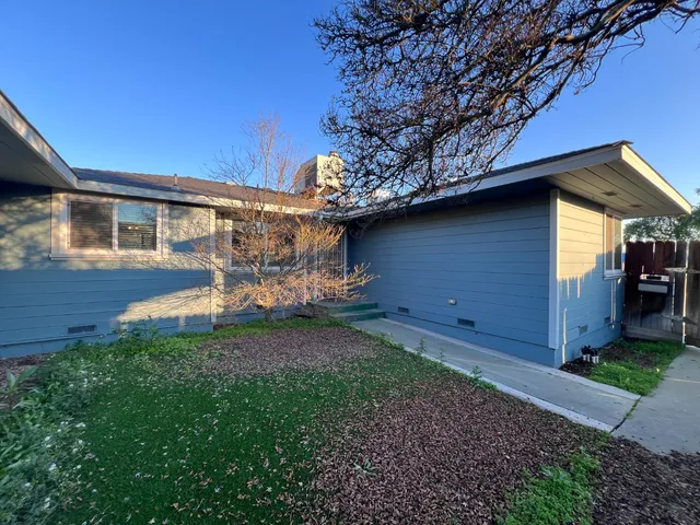 $1,100 | 737 East Shields Avenue, Fresno, CA 93704