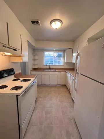 $1,100 | 737 East Shields Avenue, Fresno, CA 93704