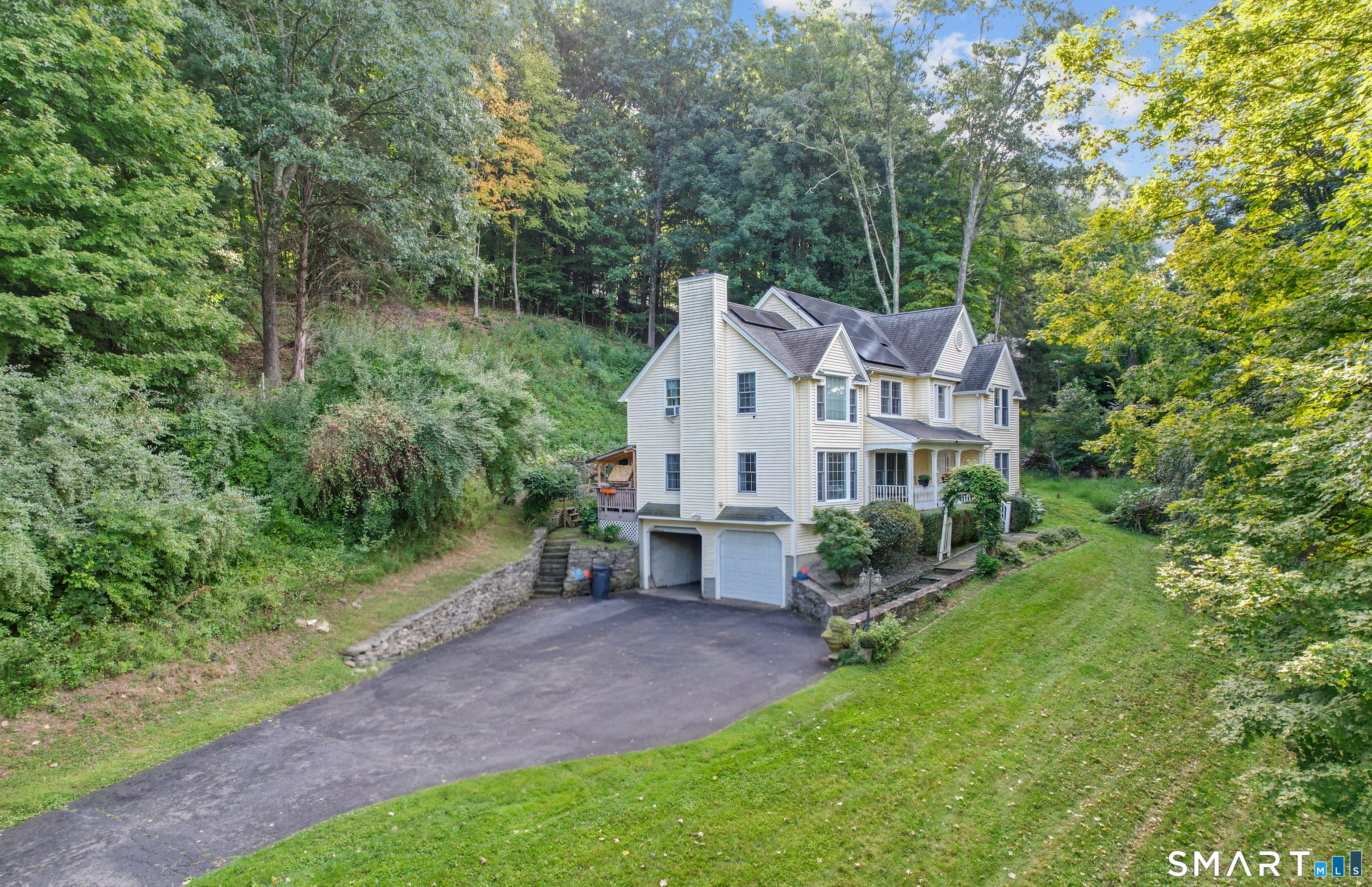 132 Aspetuck Ridge Road New Milford, CT 06776 - Photo 2 of 37 Gallery Image 2