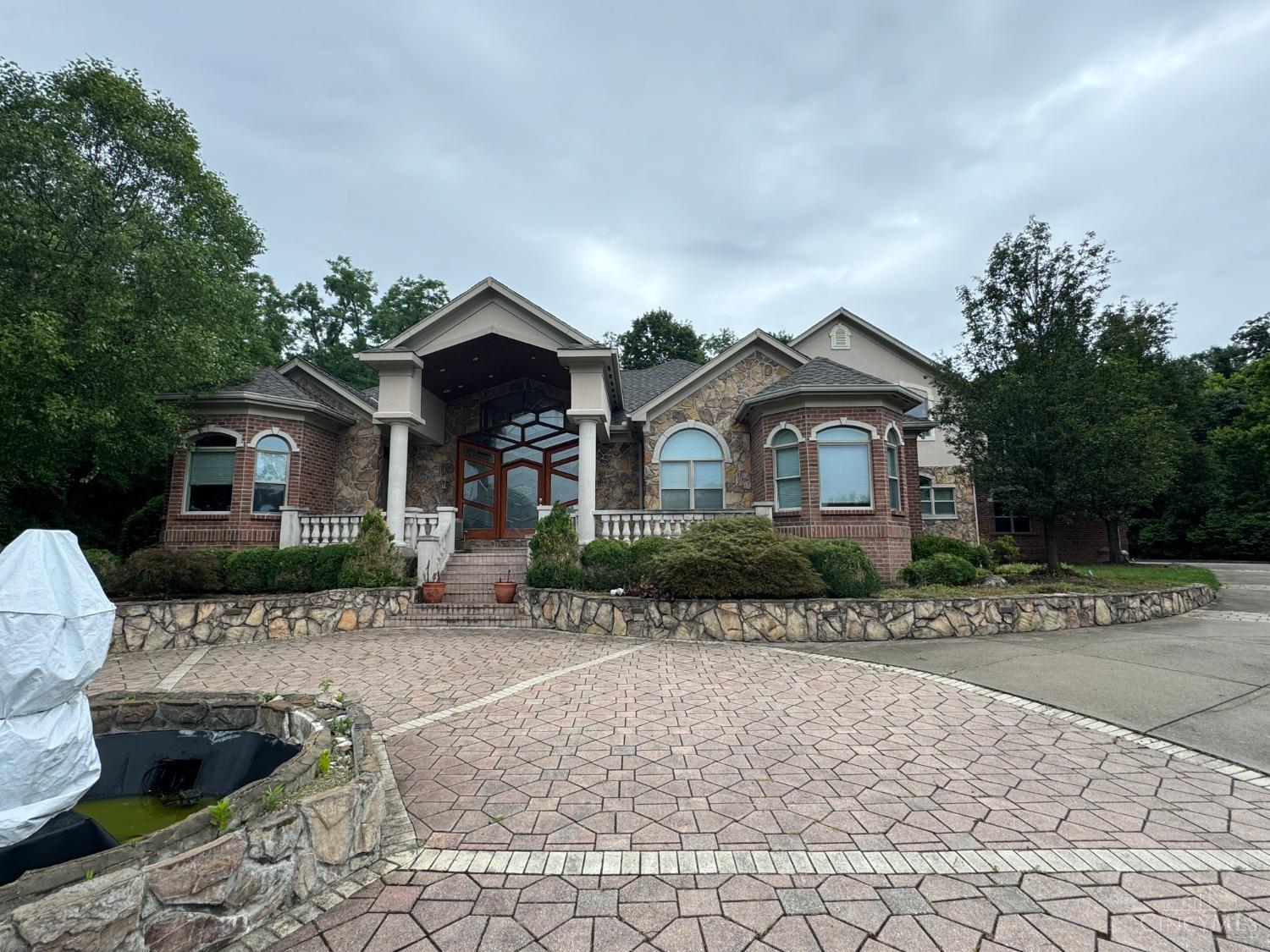 7601 Sheed Road Cincinnati, OH 45247 - Photo 4 of 67