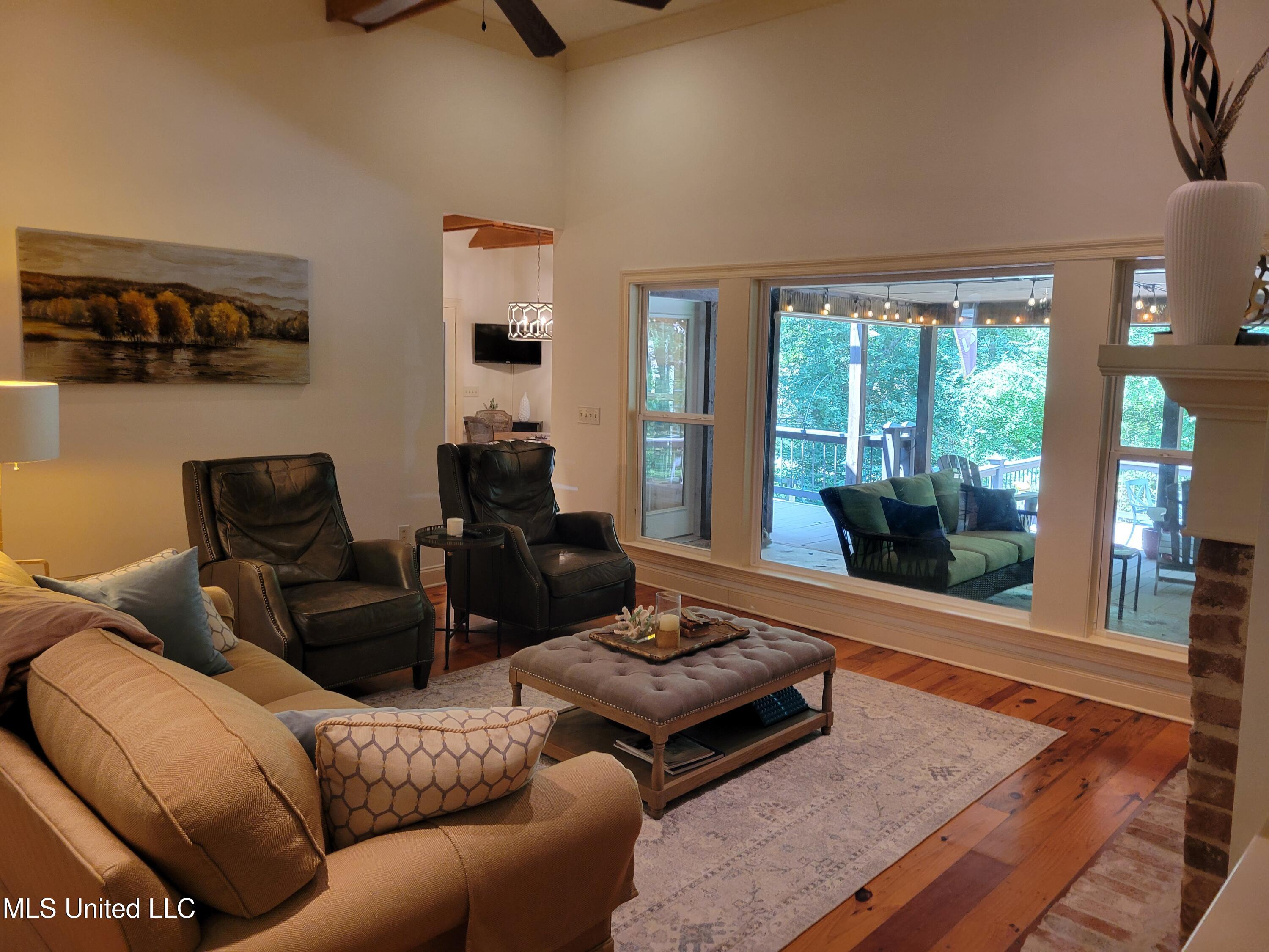 506 Hazelton Drive Madison, MS 39110 - Photo 16 of 49 20250731_112151