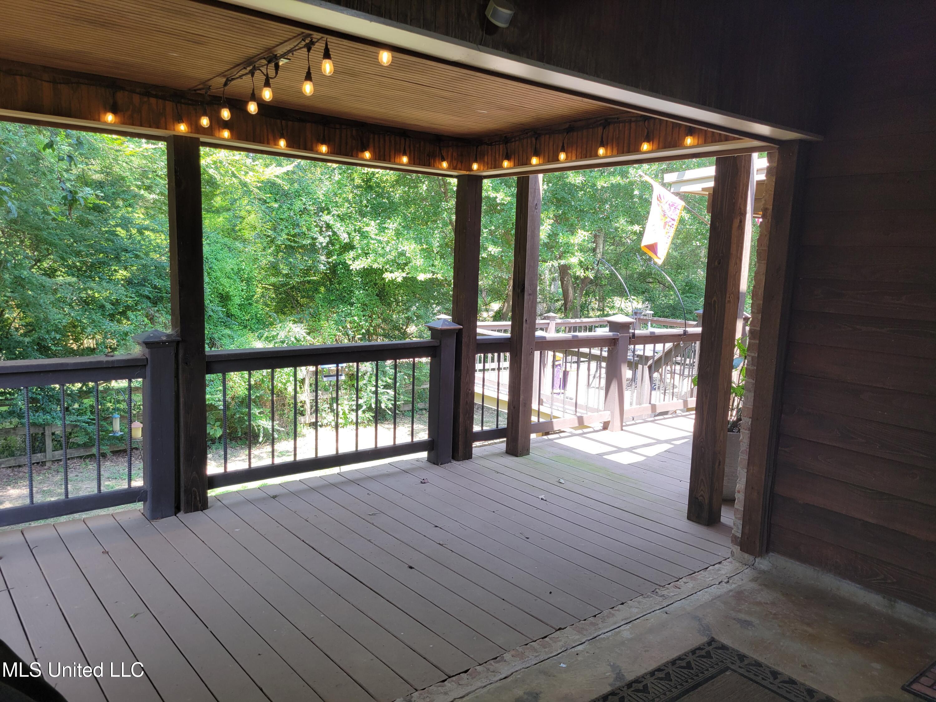 506 Hazelton Drive Madison, MS 39110 - Photo 34 of 49 20250731_115302