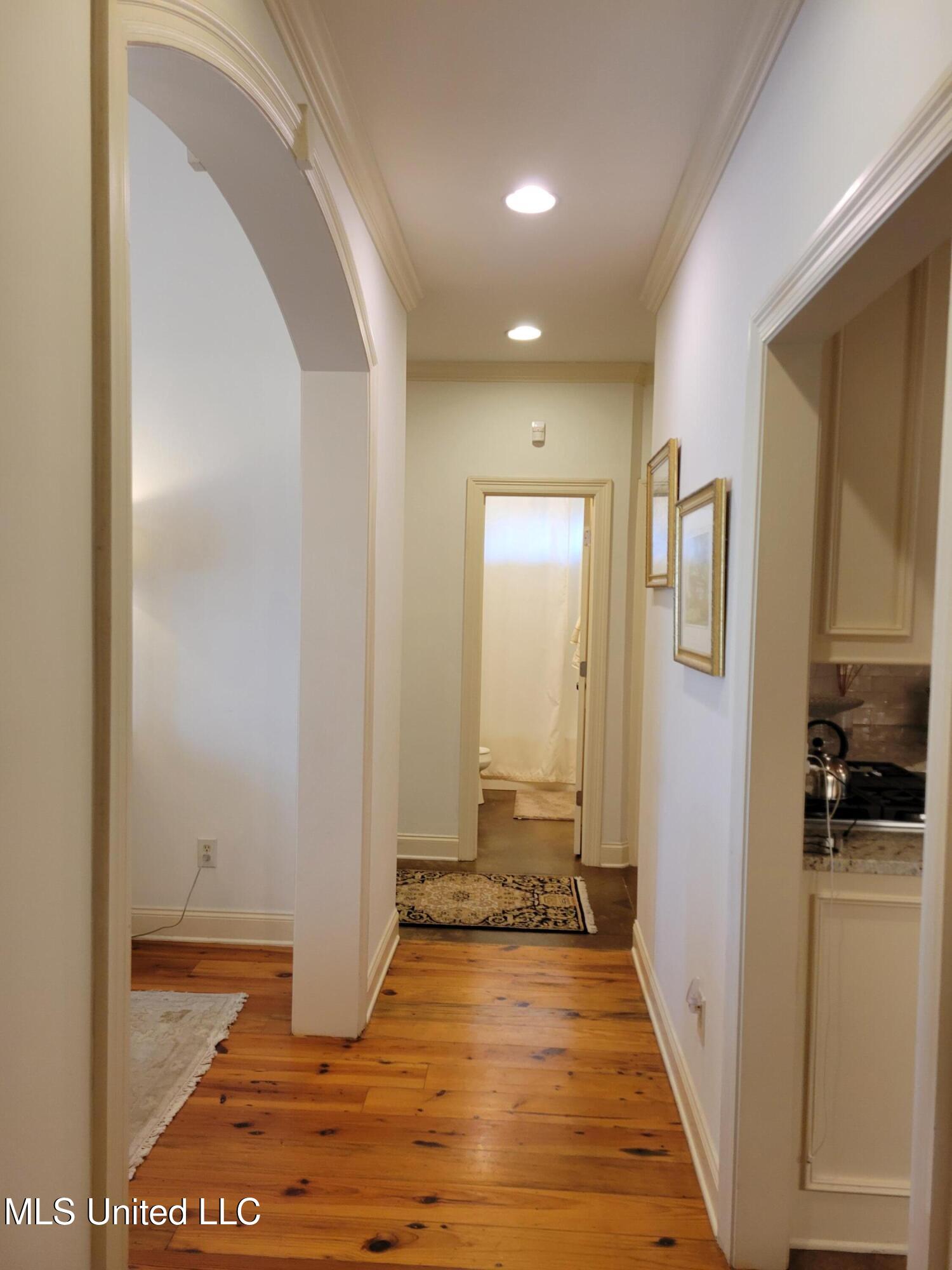 506 Hazelton Drive Madison, MS 39110 - Photo 9 of 49 20250731_112127