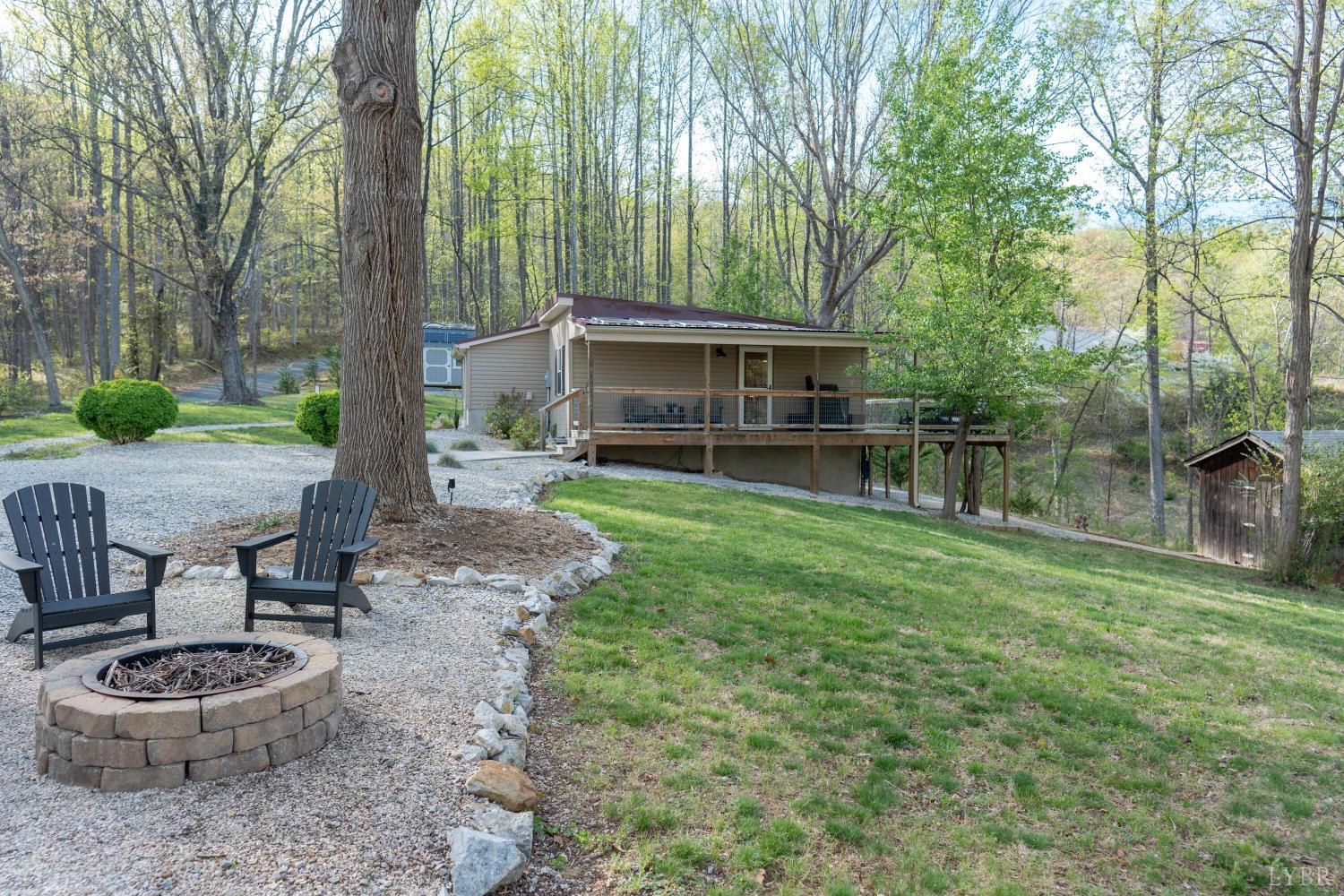 892 Franklin Creek Road Amherst, VA 24521 - Photo 3 of 32
