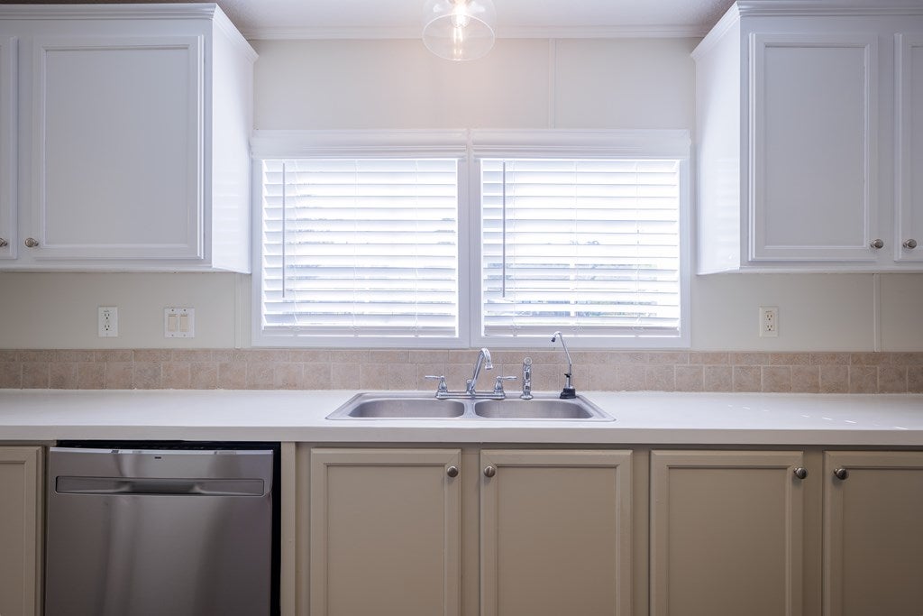 4289 Johnson Road South Valdosta, GA 31601 - Photo 15 of 45 Gallery Image 15