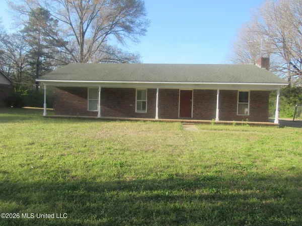 $159,900 | 502 Browns Ferry Road, Senatobia, MS 38668