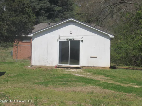 $159,900 | 502 Browns Ferry Road, Senatobia, MS 38668