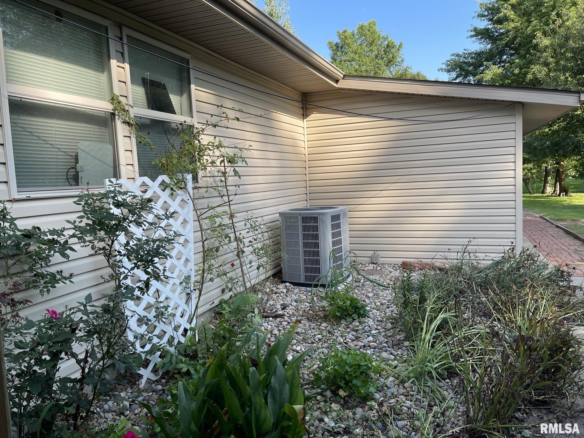 16111 Collins Road Johnston City, IL 62951 - Photo 22 of 36 Gallery Image 22
