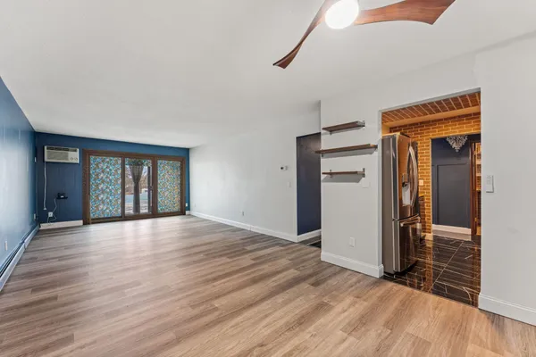 $159,900 | 2700 Oxford Street North, Unit 101, St. Paul, MN 55113