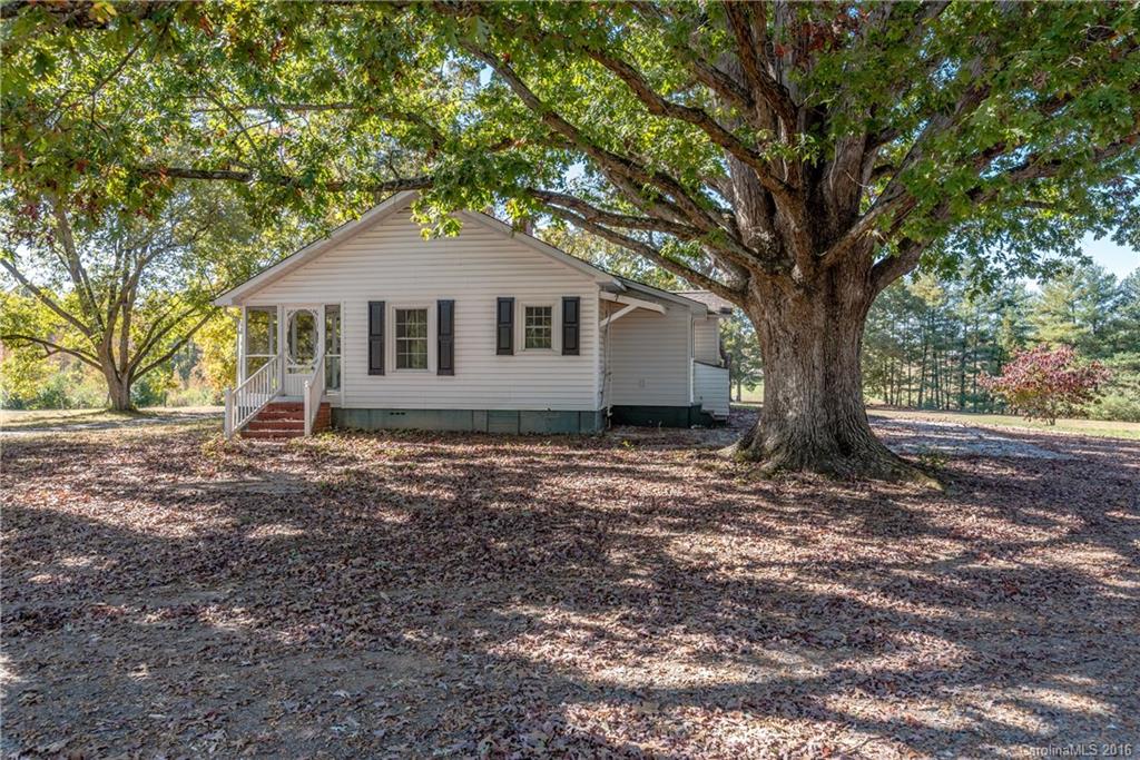 2090 State Rd S-46-149 Clover, SC 29710 - Photo 5 of 24