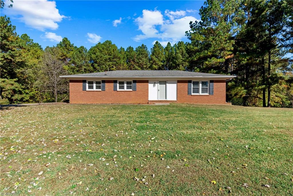 452 John Young Road Lexington, NC 27292 - Photo 3 of 33 Gallery Image 3