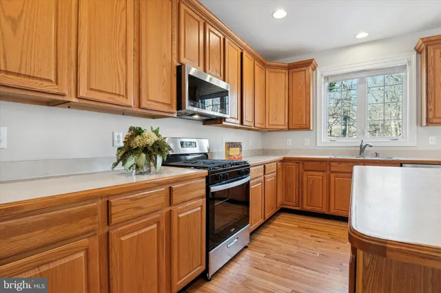 $925,000 | 913 Grandview Drive, Exton, PA 19341