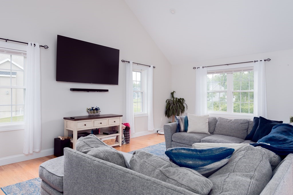 41 Turner Farm Road Uxbridge, MA 01569 - Photo 8 of 23 Gallery Image 8