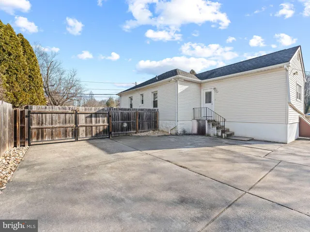 $450,000 | 507 Vetterlein Avenue, Hamilton, NJ 08619