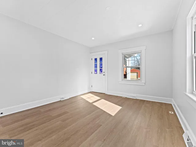 $450,000 | 507 Vetterlein Avenue, Hamilton, NJ 08619