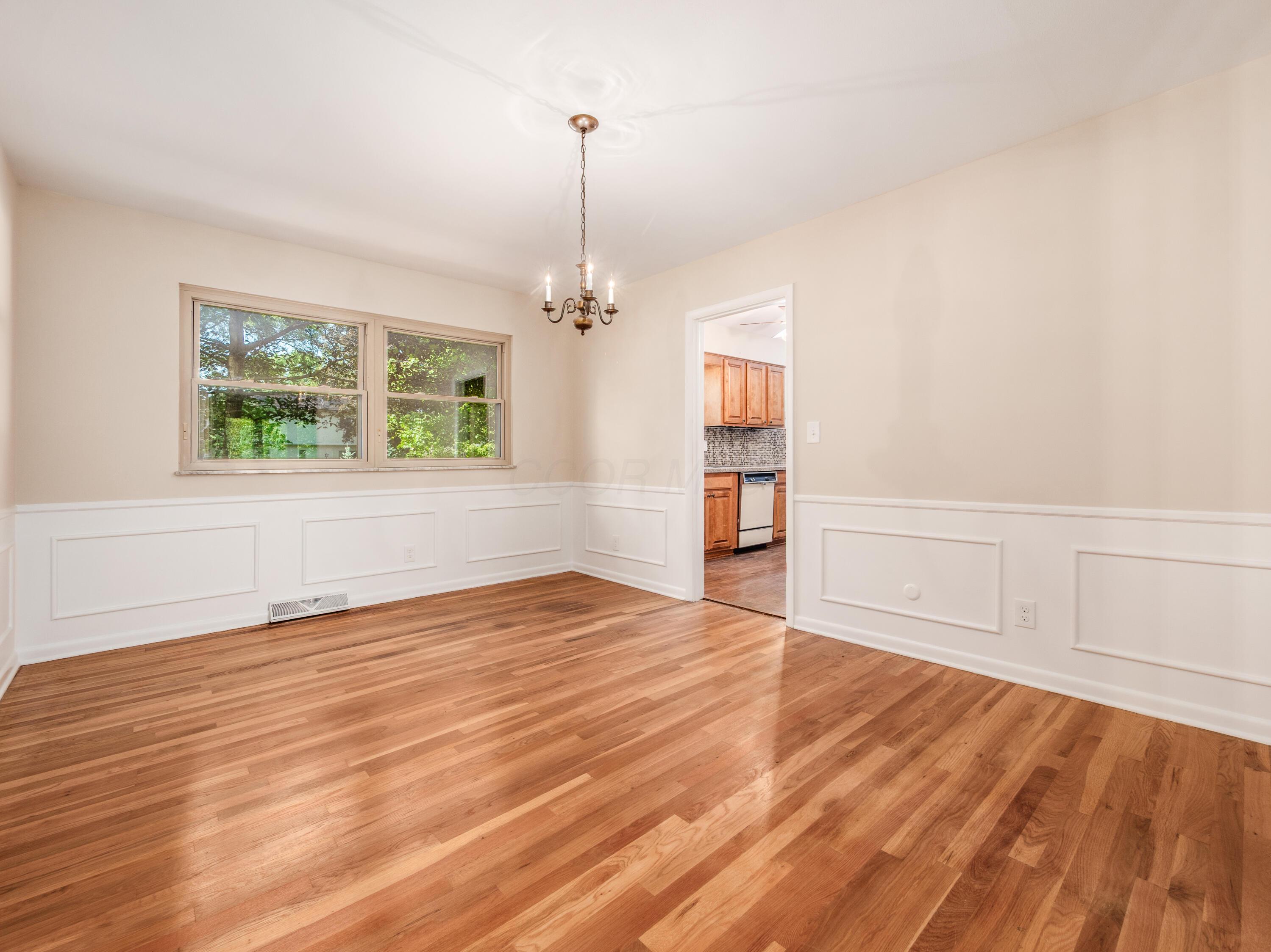 3668 Ridgewood Drive Hilliard, OH 43026 - Photo 13 of 44 011 Dining room