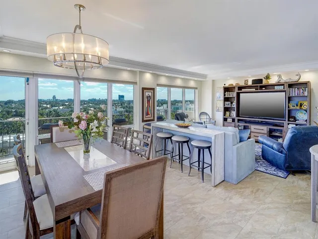 a view of a livingroom with furniture window and outside view