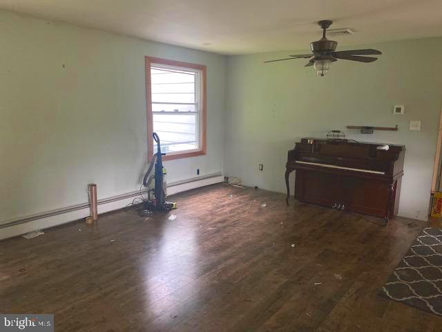 515 Mt Royal Road Sewell, NJ 08080 - Photo 21 of 35 Living room