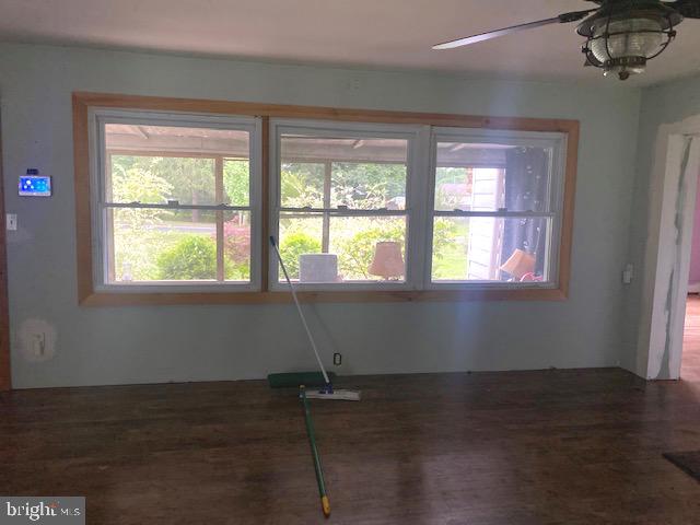 515 Mt Royal Road Sewell, NJ 08080 - Photo 23 of 35 Living room front window