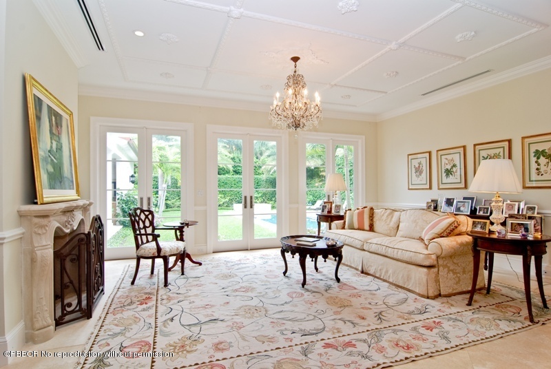 339 Garden Road Palm Beach, FL 33480 - Photo 4 of 15 Living Room