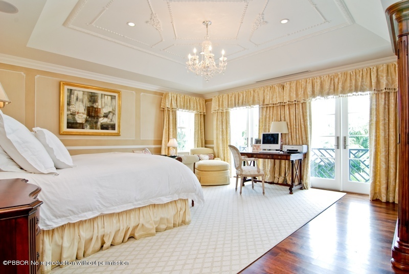 339 Garden Road Palm Beach, FL 33480 - Photo 9 of 15 Master Bedroom
