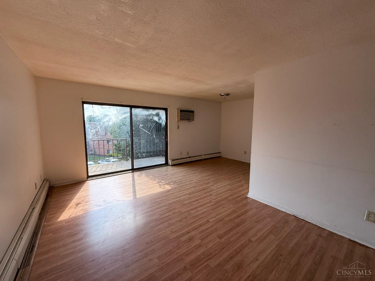 6644 Hearne Road, Unit 201 Cincinnati, OH 45248 - Photo 3 of 9 Gallery Image 3