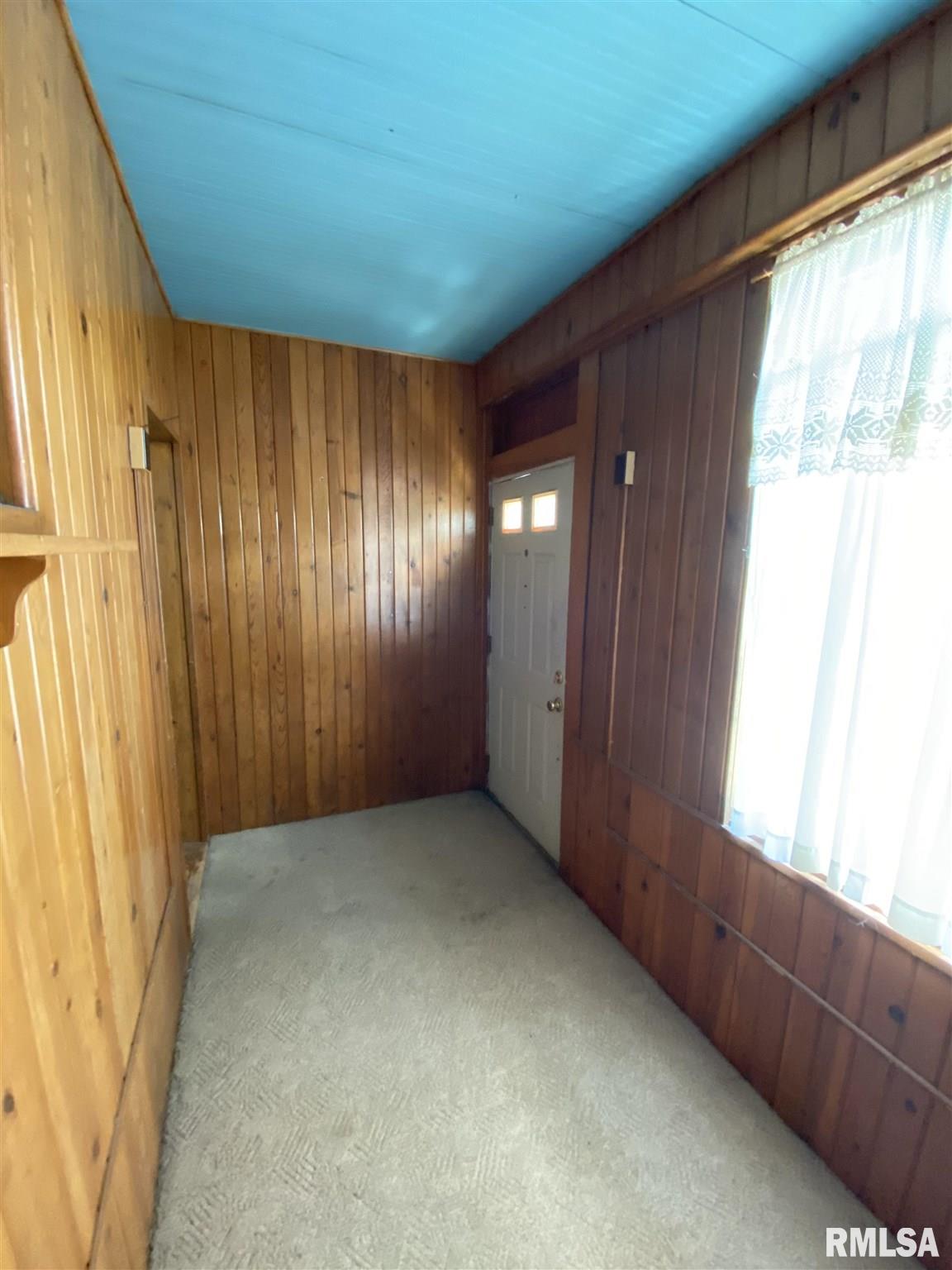 2131 Hickory Grove Road Davenport, IA 52804 - Photo 13 of 22 Gallery Image 13