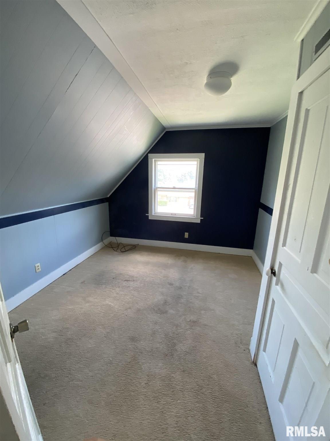 2131 Hickory Grove Road Davenport, IA 52804 - Photo 15 of 22 Gallery Image 15