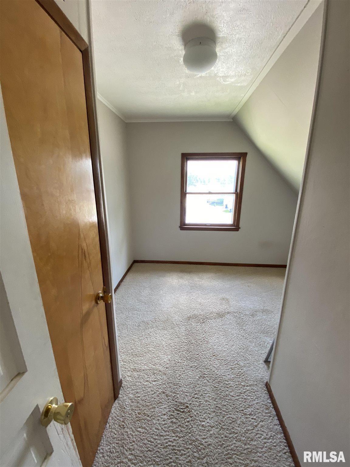 2131 Hickory Grove Road Davenport, IA 52804 - Photo 16 of 22 Gallery Image 16