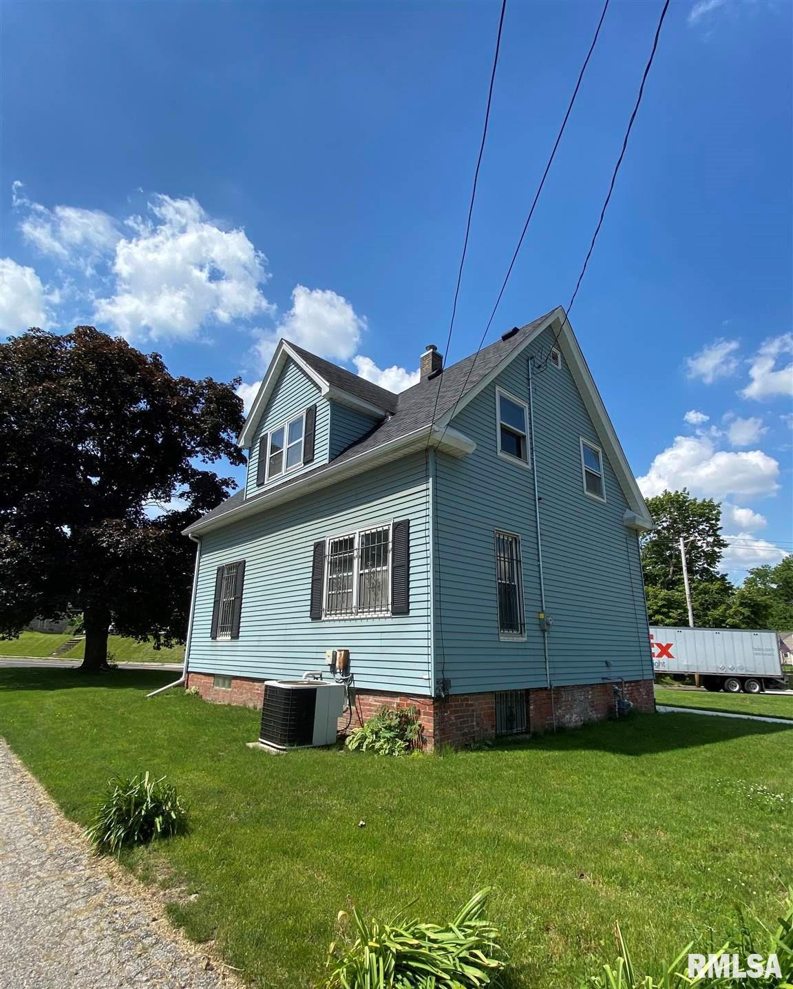 2131 Hickory Grove Road Davenport, IA 52804 - Photo 5 of 22 Gallery Image 5
