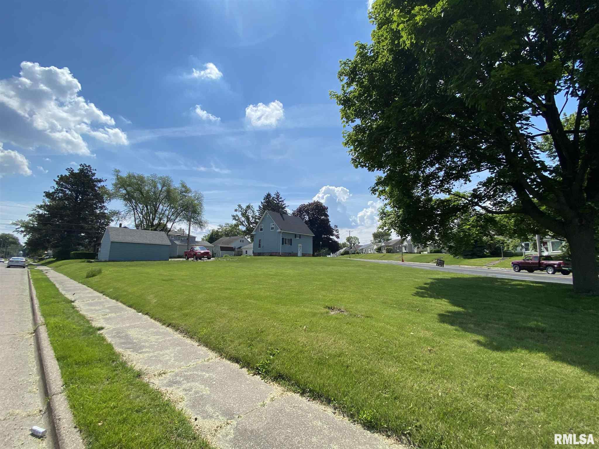 2131 Hickory Grove Road Davenport, IA 52804 - Photo 6 of 22 Gallery Image 6