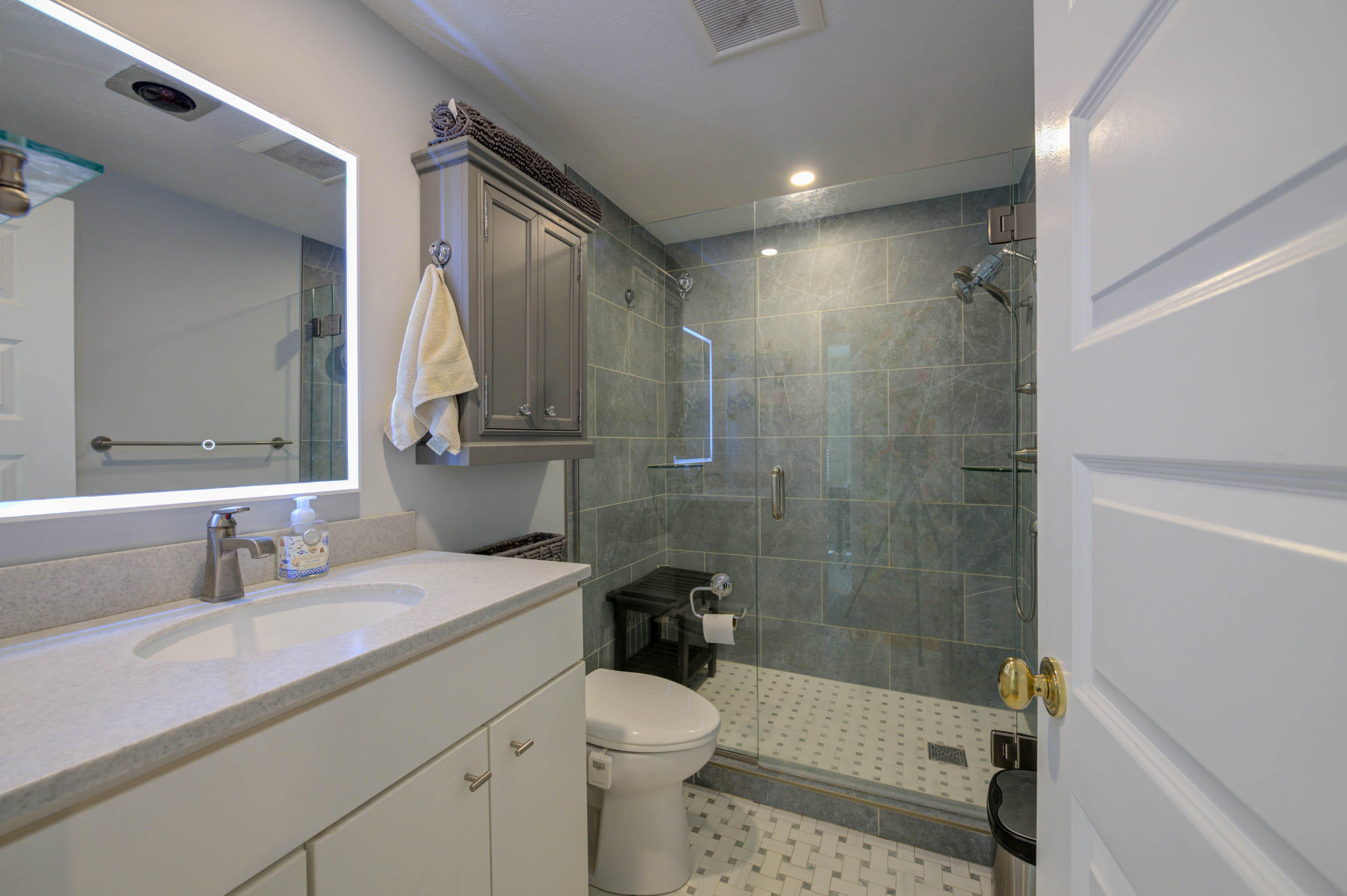 802 Shore Road Cape Neddick, ME 03902 - Photo 13 of 29 pic-16