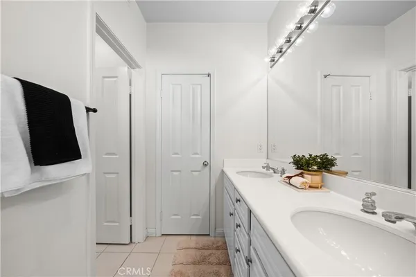 $720,000 | 900 Solvay Aisle, Irvine, CA 92606