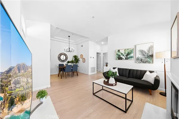 $720,000 | 900 Solvay Aisle, Irvine, CA 92606