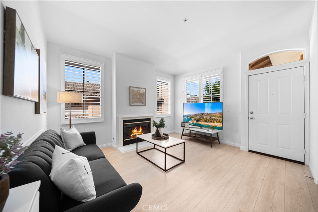 900 Solvay Aisle Irvine, CA 92606 - Photo 5 of 23