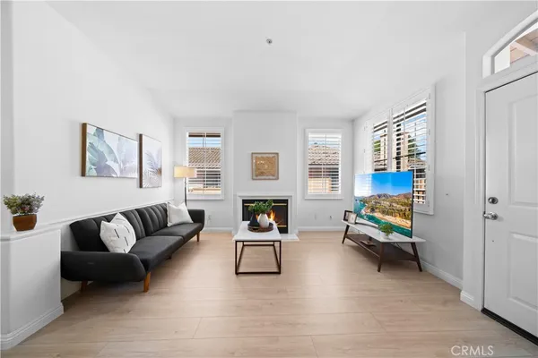 $720,000 | 900 Solvay Aisle, Irvine, CA 92606